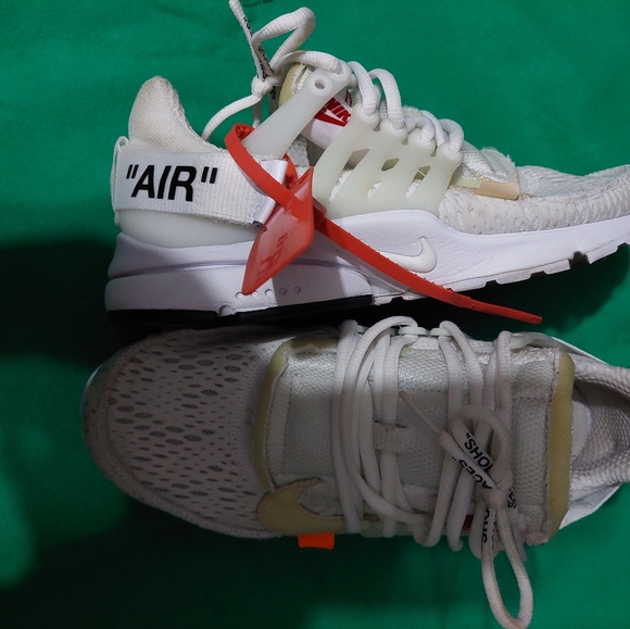 Sneaker - Picture 1 of 4